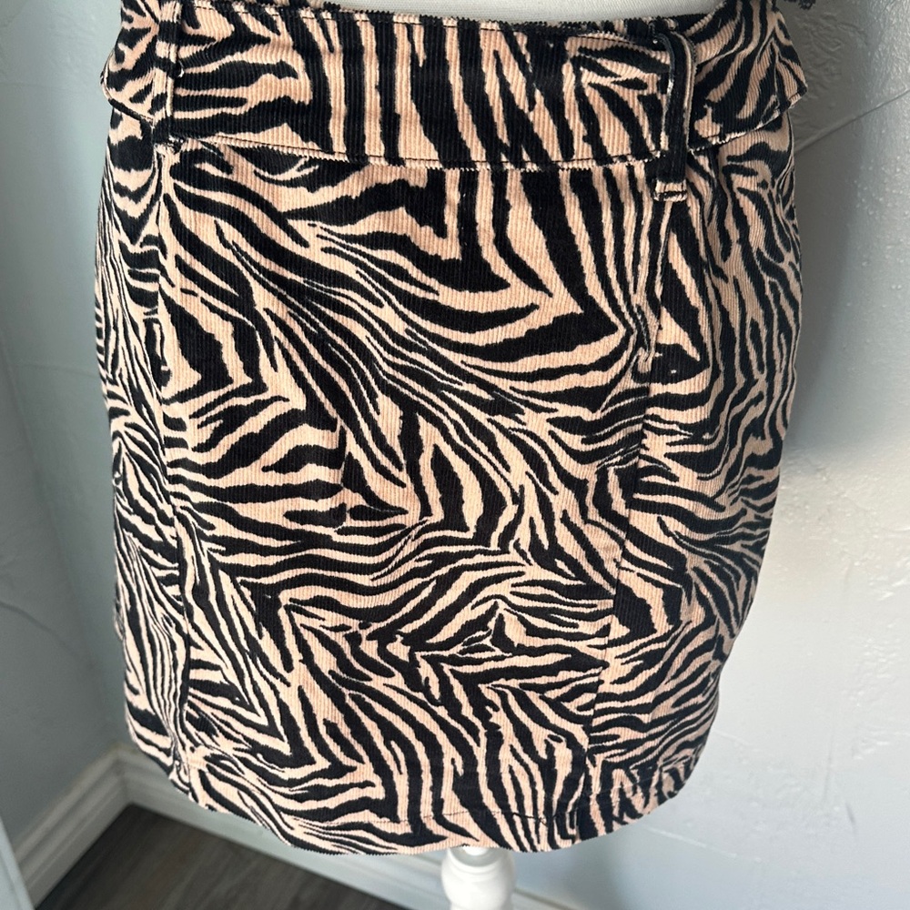 Zebra Print Pencil Skirt - Picture 4 of 10
